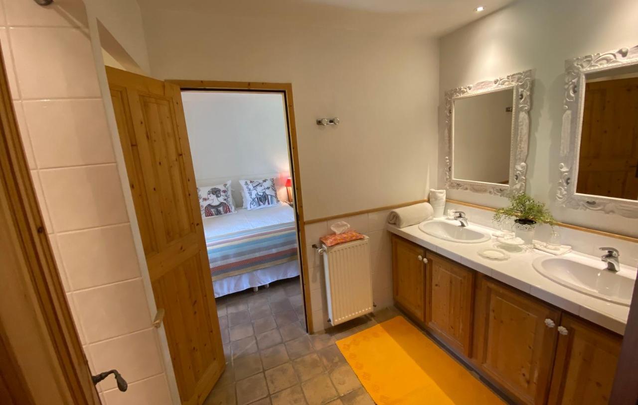 La Ferme De Gigognan Bed and Breakfast Avignon Buitenkant foto