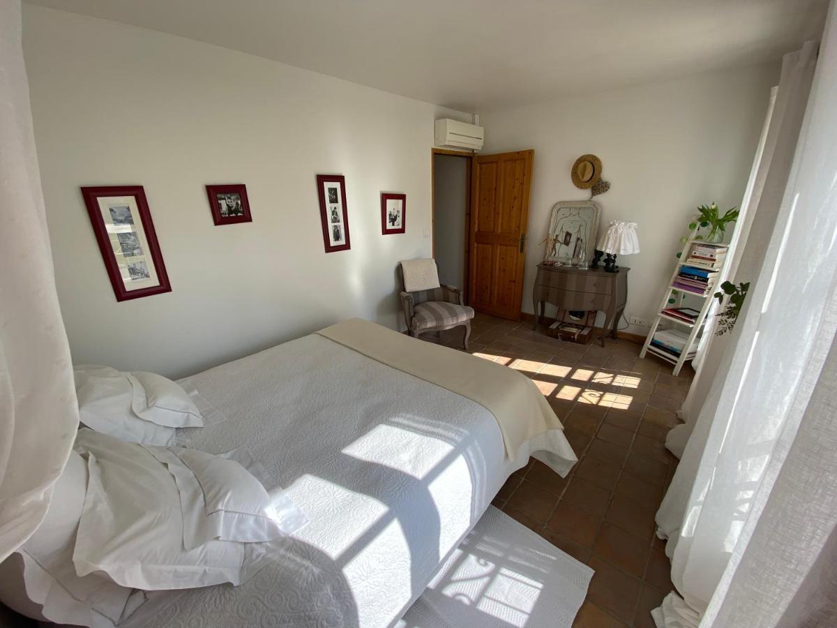 La Ferme De Gigognan Bed and Breakfast Avignon Buitenkant foto