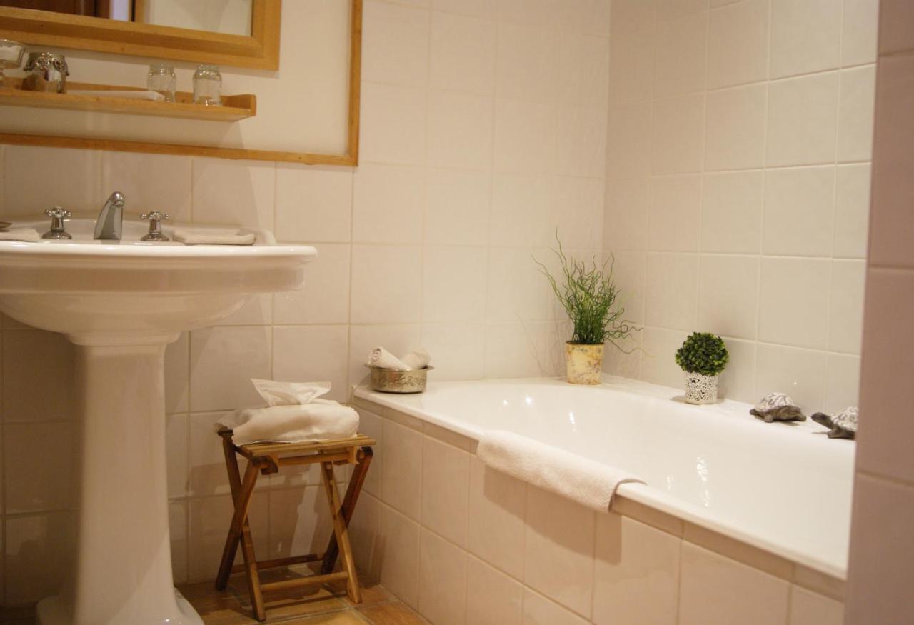 La Ferme De Gigognan Bed and Breakfast Avignon Buitenkant foto
