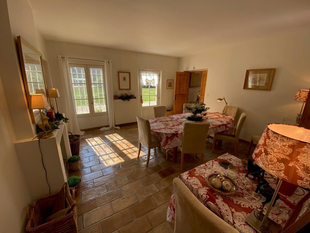 La Ferme De Gigognan Bed and Breakfast Avignon Buitenkant foto
