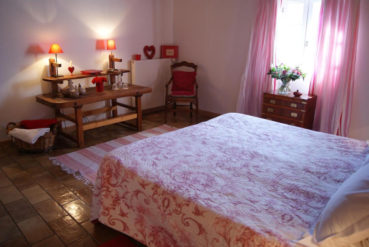 La Ferme De Gigognan Bed and Breakfast Avignon Buitenkant foto