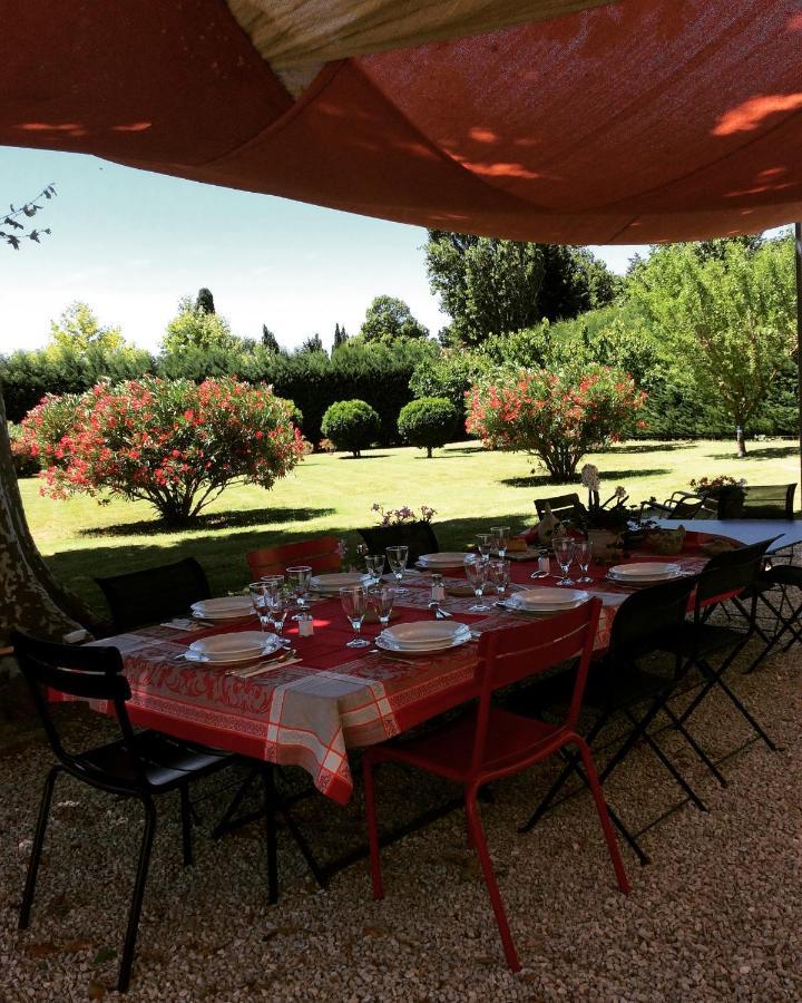 La Ferme De Gigognan Bed and Breakfast Avignon Buitenkant foto
